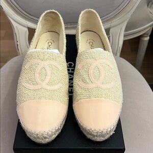 NEW! CHANEL Pink & Cream Bouclé Espadrilles